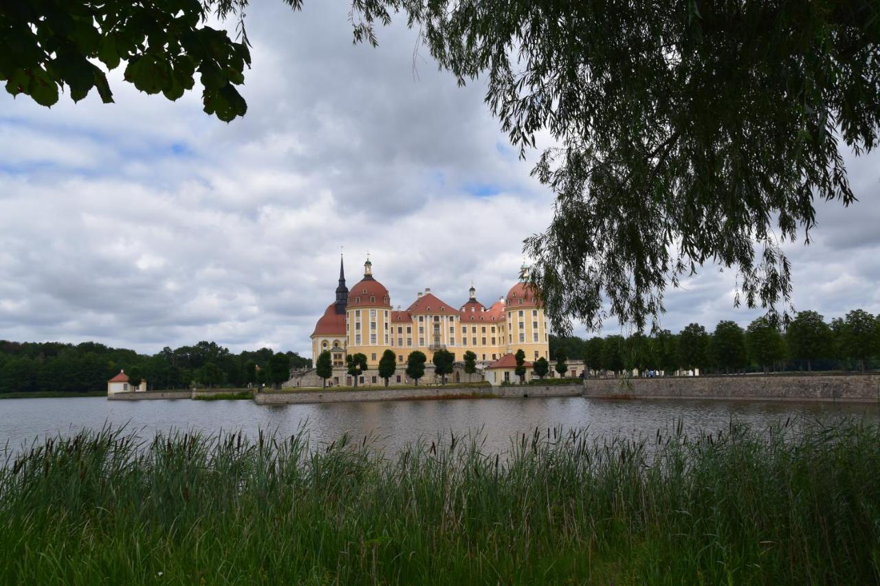 Ferienwohnung Und Pension "Zur Aue" Konigsbruck Bagian luar foto