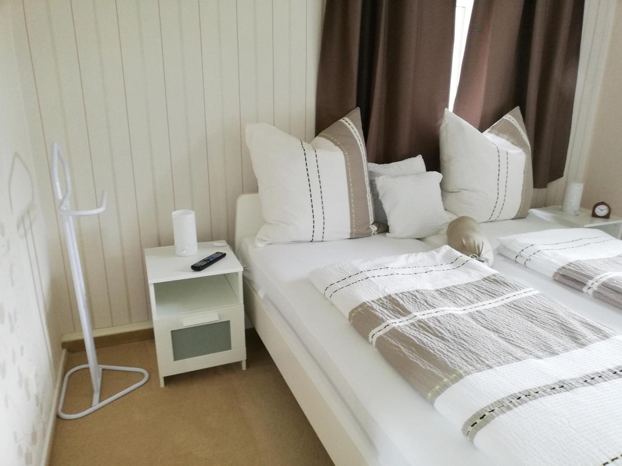 Ferienwohnung Und Pension "Zur Aue" Konigsbruck Bagian luar foto